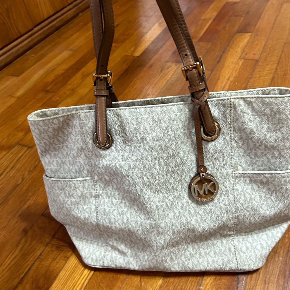 Michael Kors Jet Set MK Signature VANILLA Tote